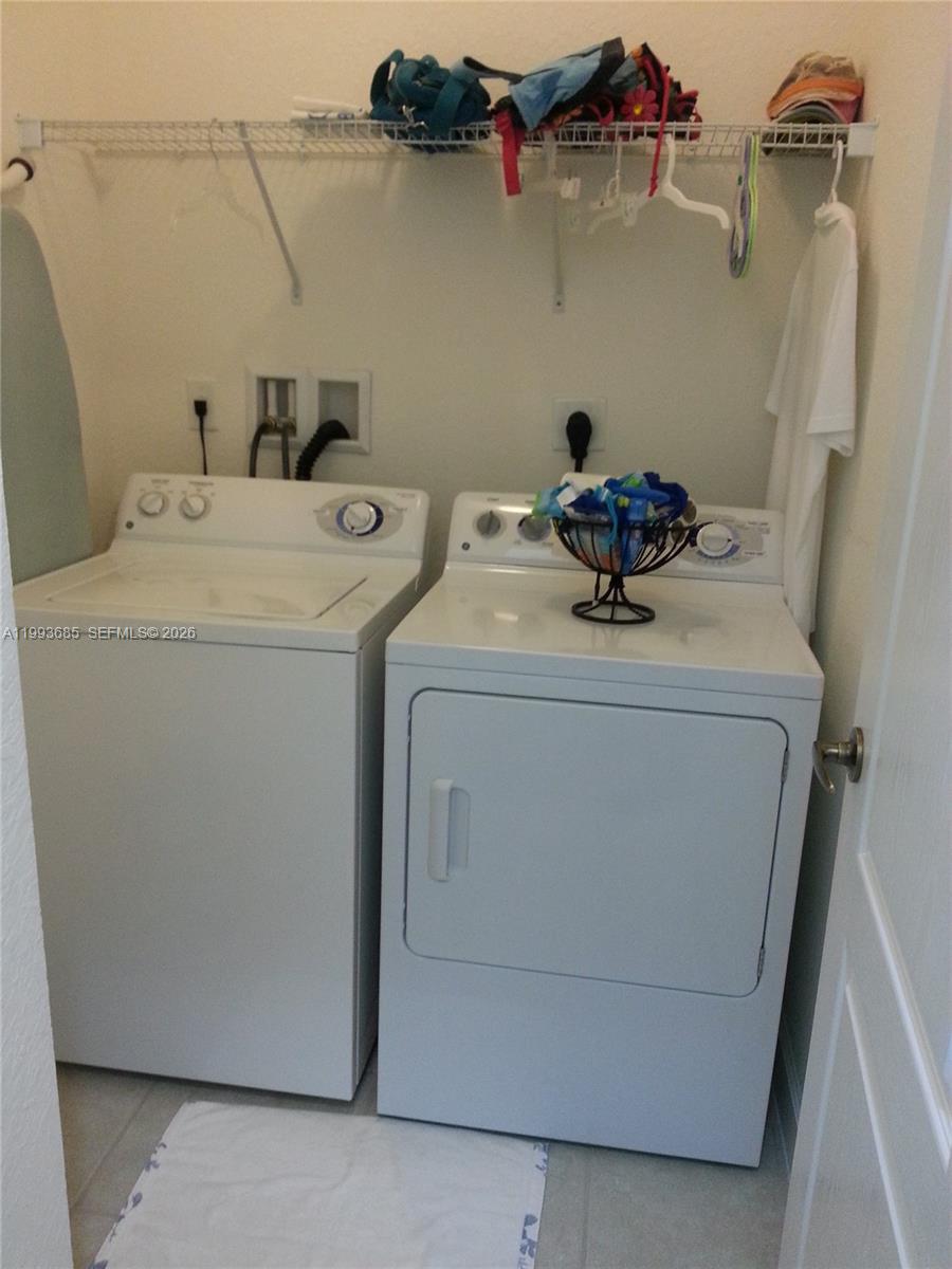 ISLANDS AT DORAL TOWNHOME - Residential