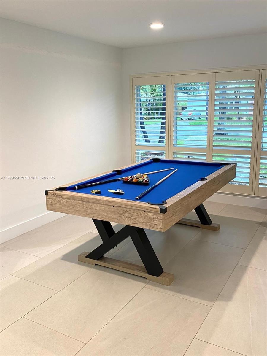 HOLLYWOOD - Residential