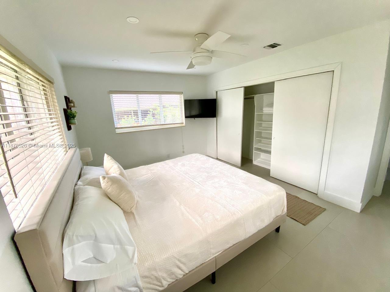 HOLLYWOOD - Residential