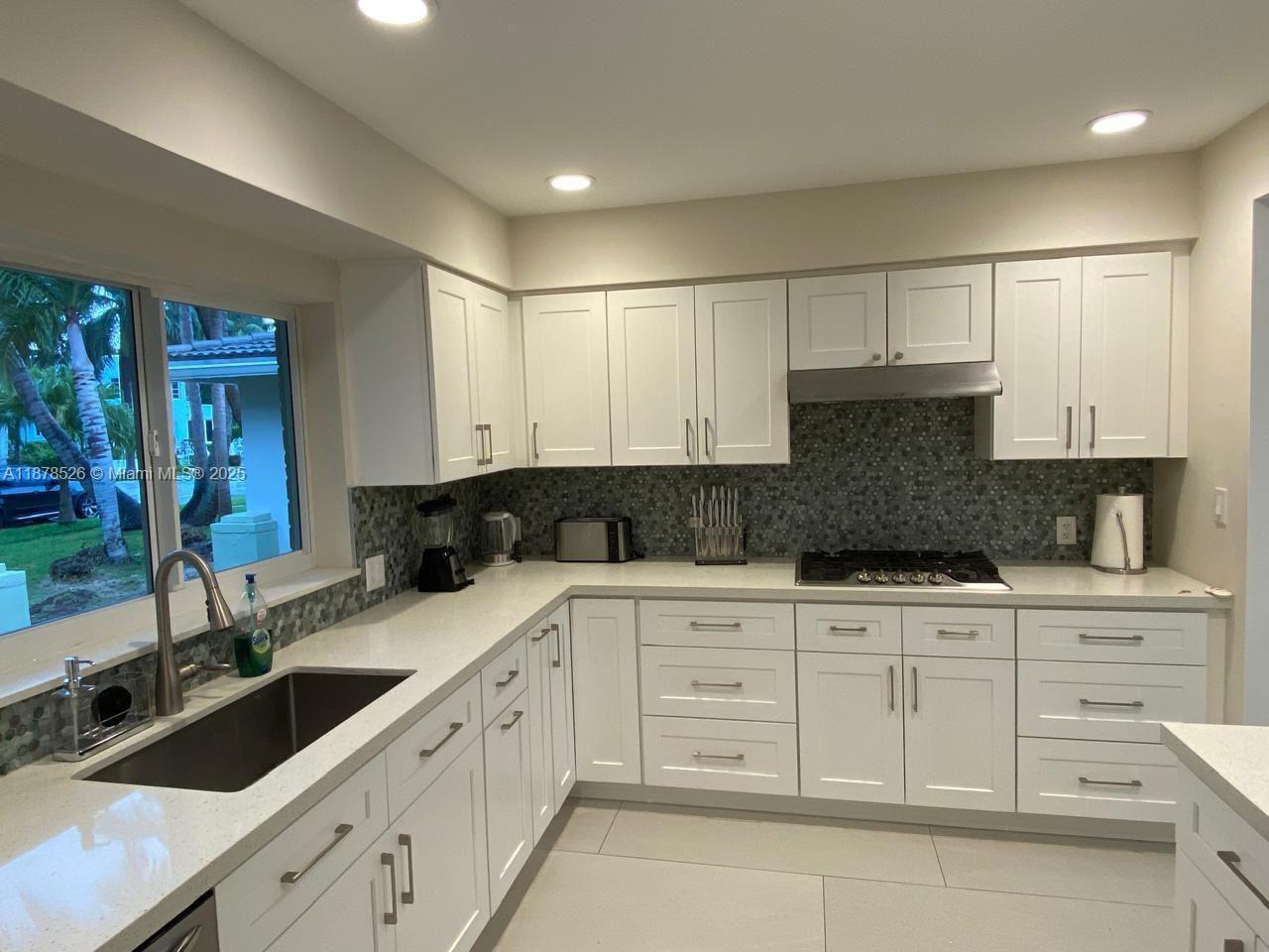 HOLLYWOOD - Residential