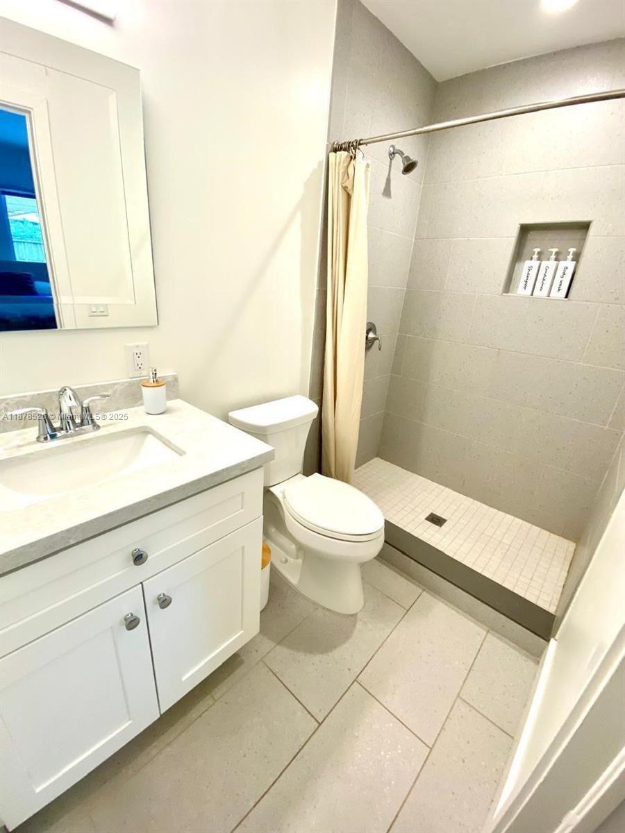 HOLLYWOOD - Residential