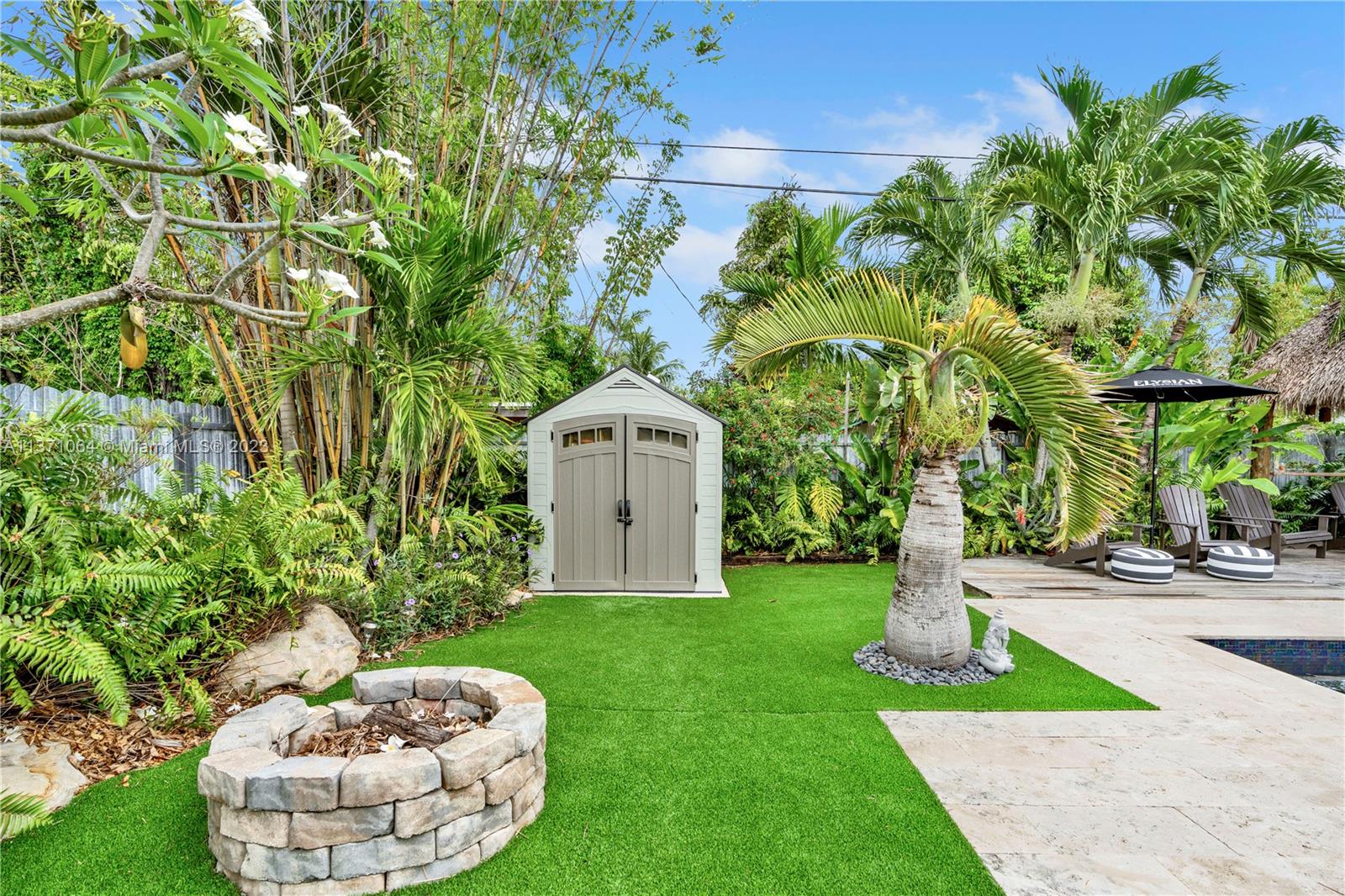 PINE TREE HOMES - Residential