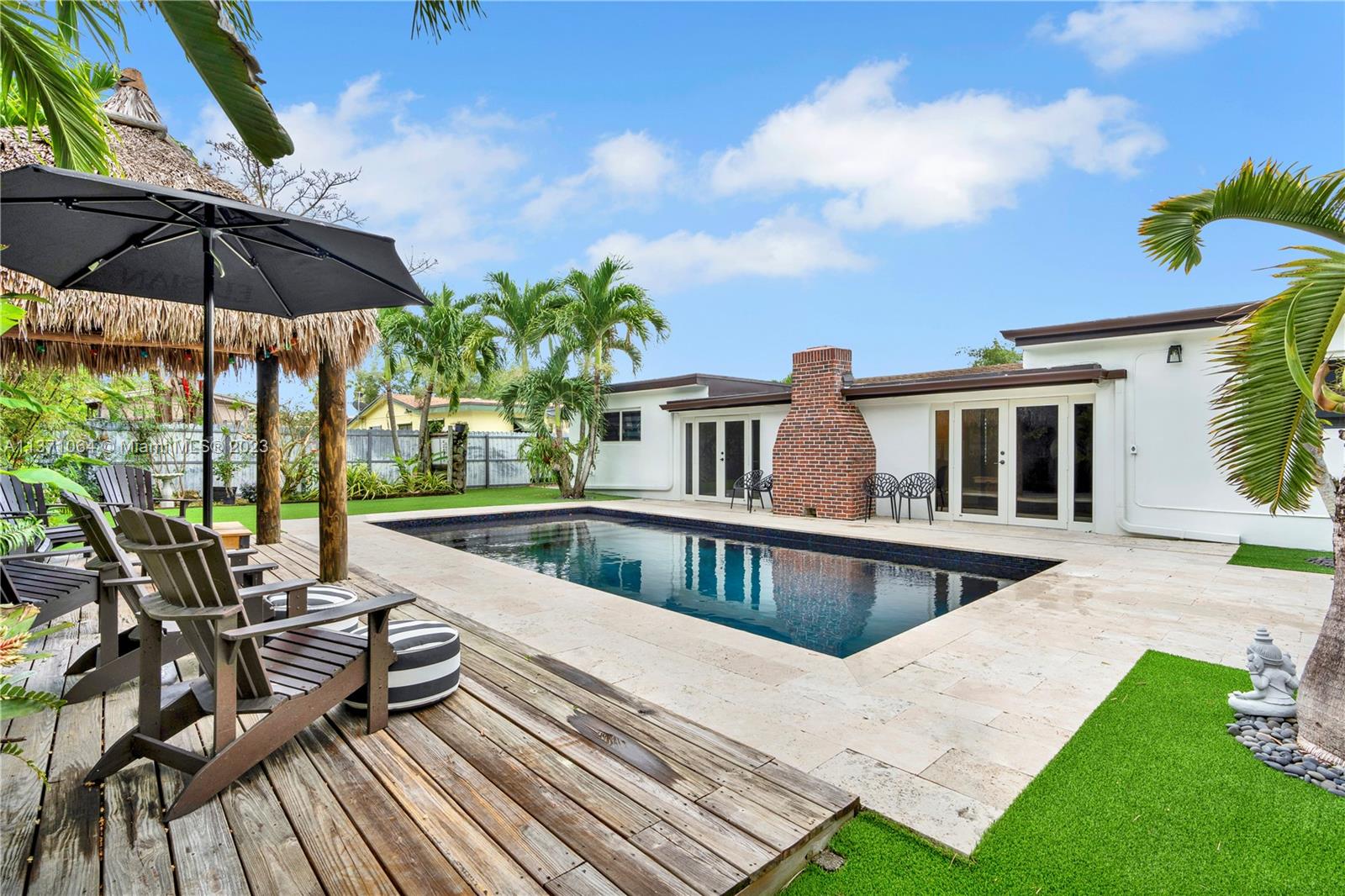 PINE TREE HOMES - Residential