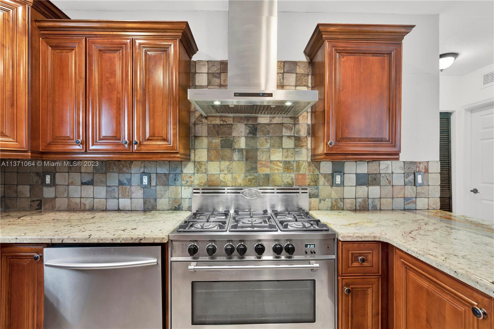 PINE TREE HOMES - Residential