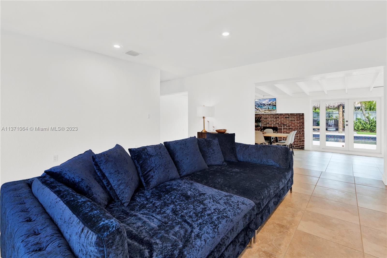 PINE TREE HOMES - Residential
