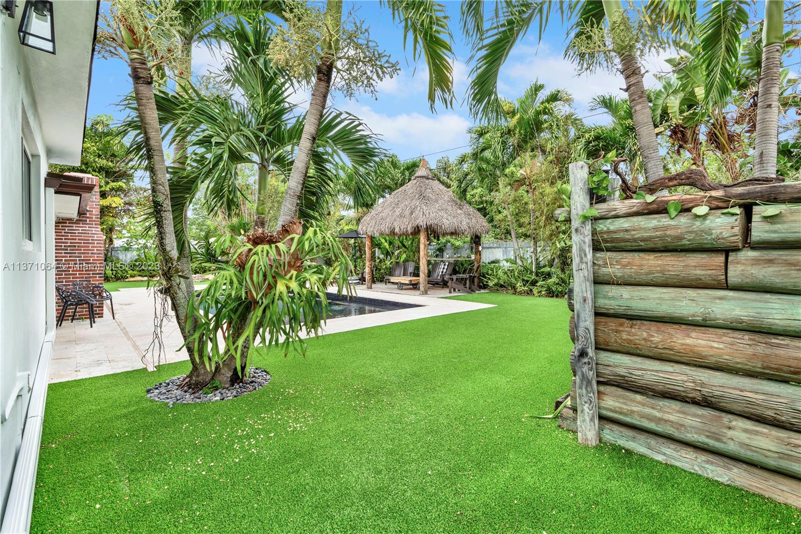 PINE TREE HOMES - Residential