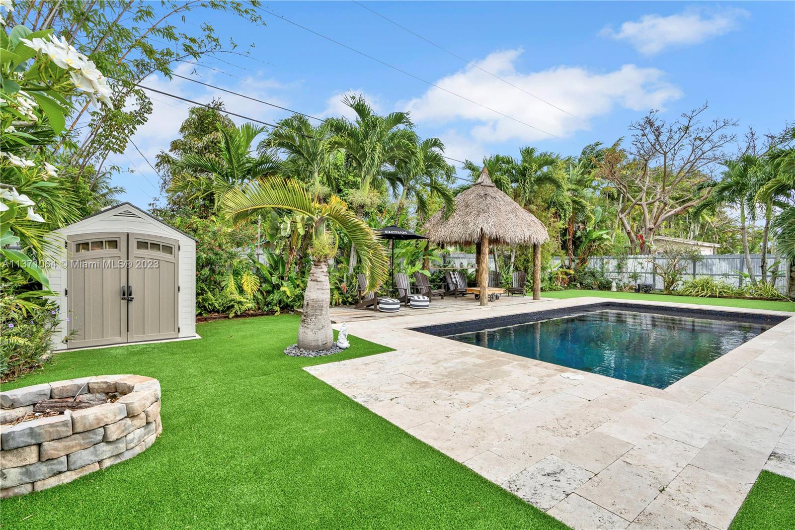PINE TREE HOMES - Residential
