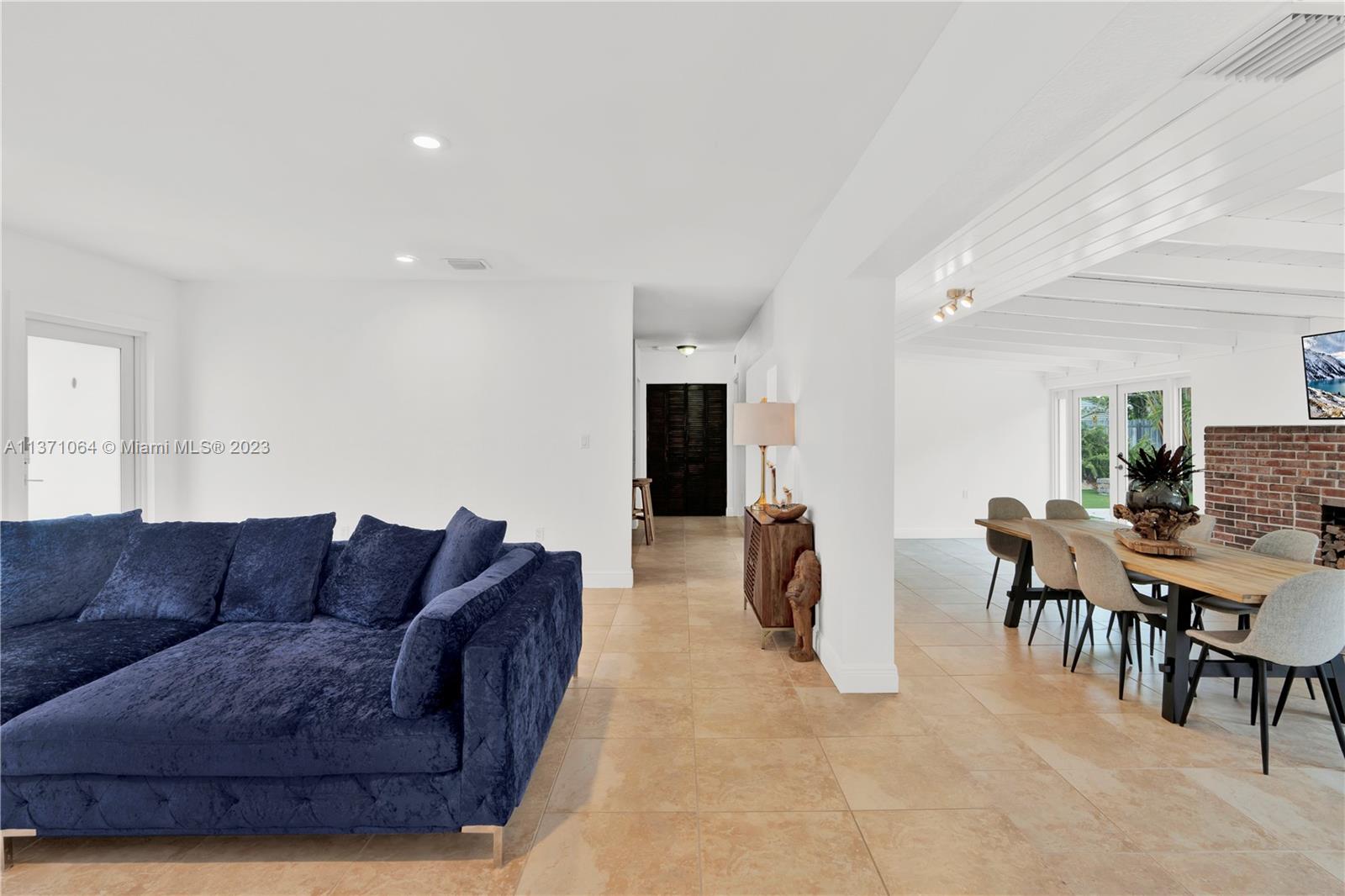 PINE TREE HOMES - Residential
