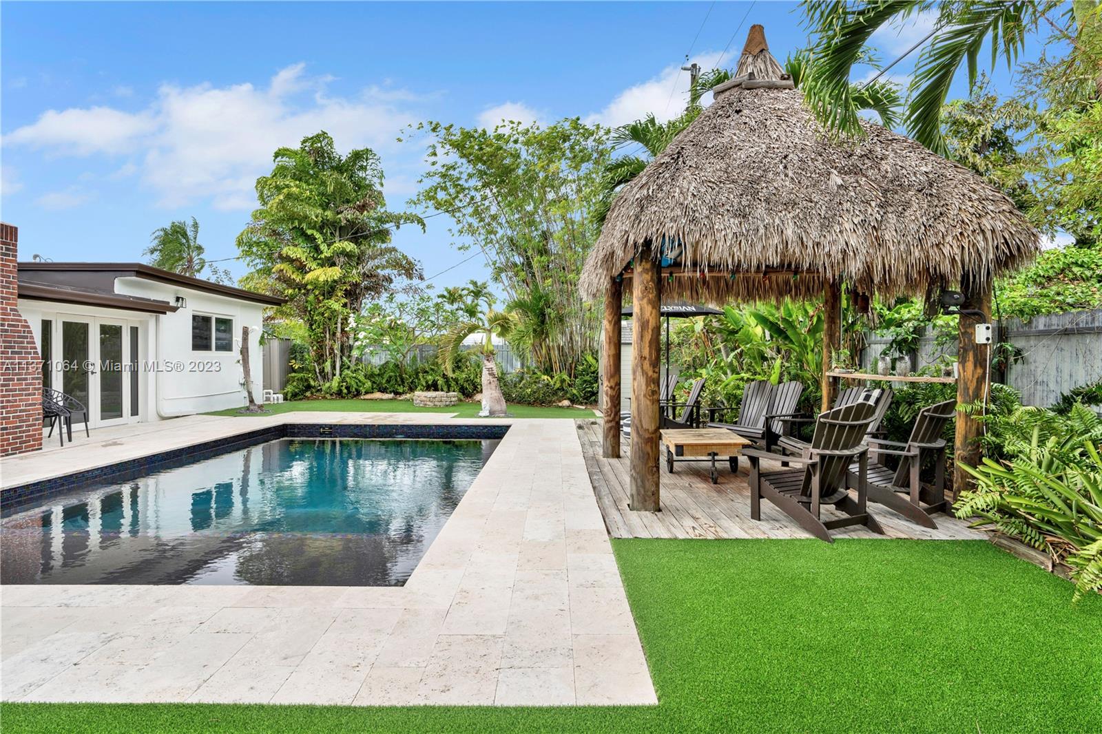 PINE TREE HOMES - Residential