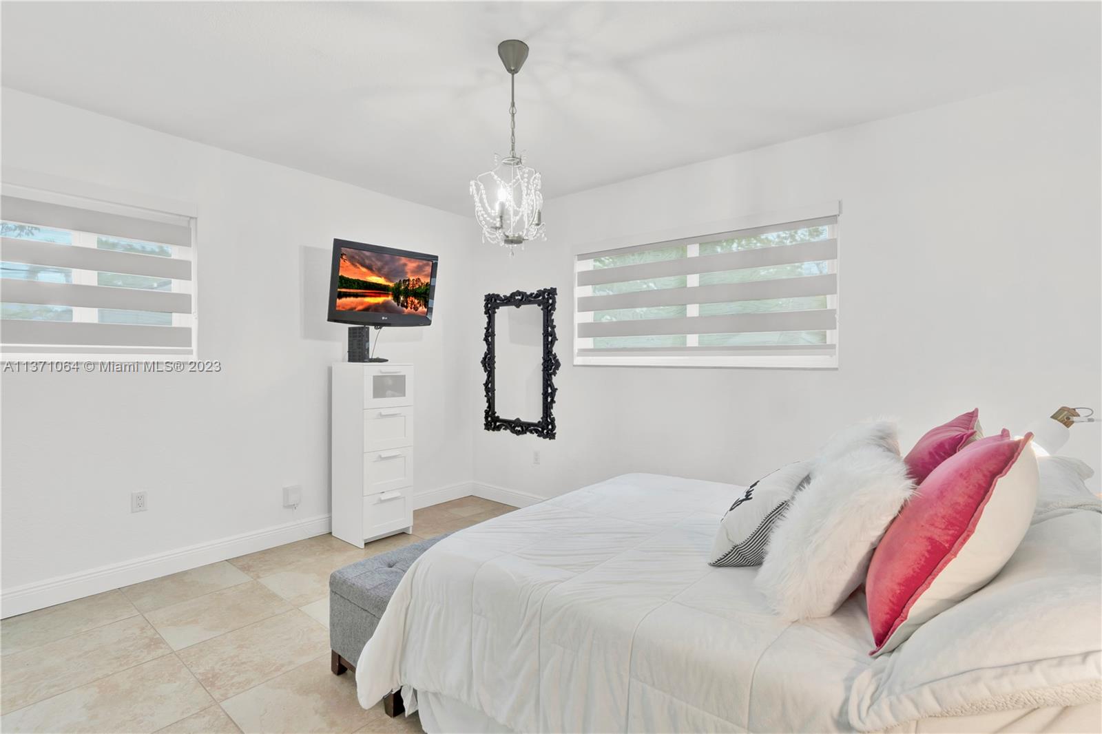 PINE TREE HOMES - Residential