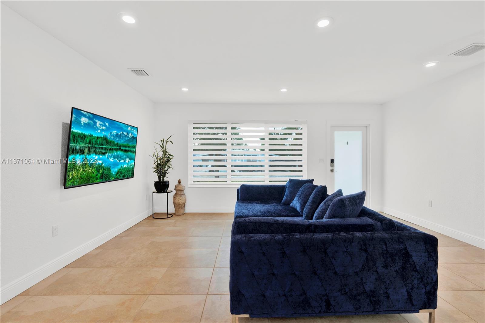 PINE TREE HOMES - Residential