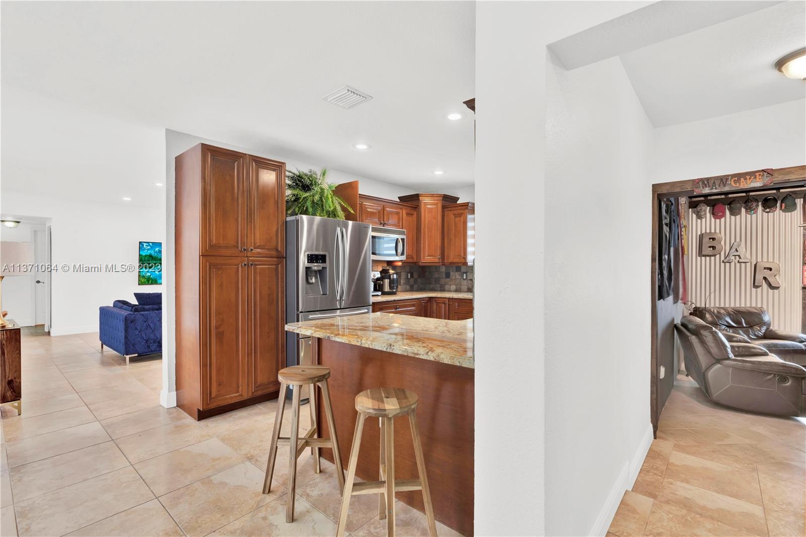PINE TREE HOMES - Residential