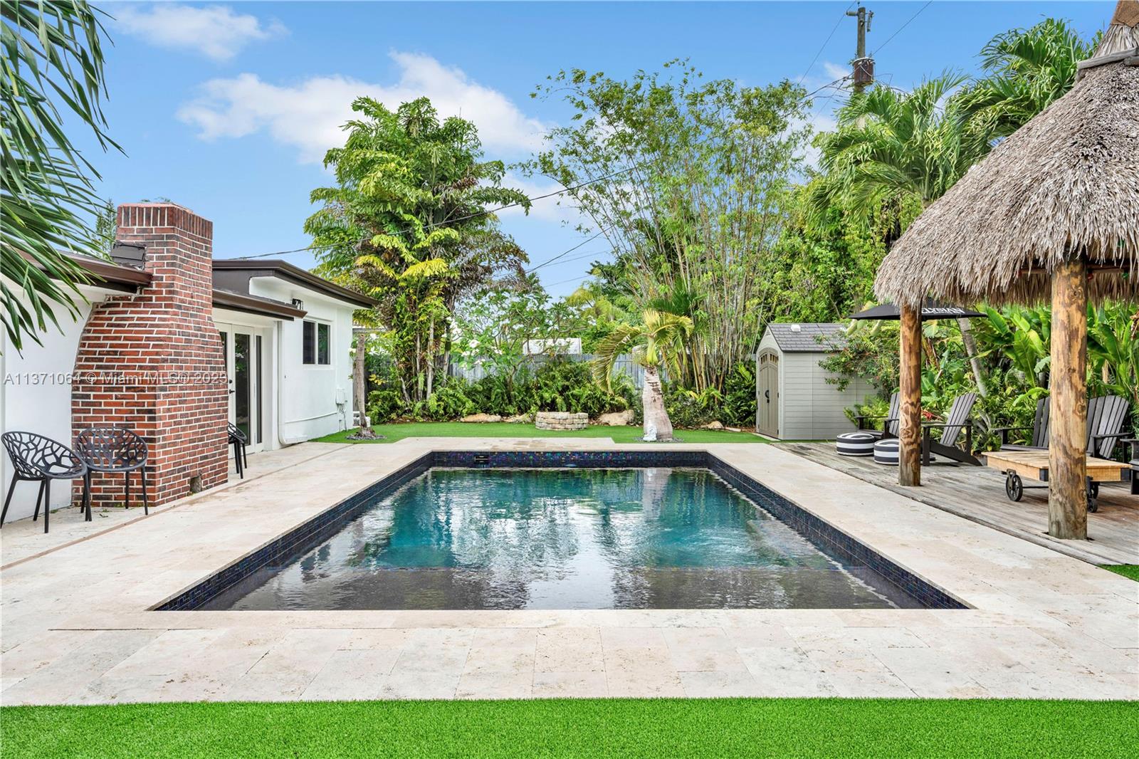 PINE TREE HOMES - Residential