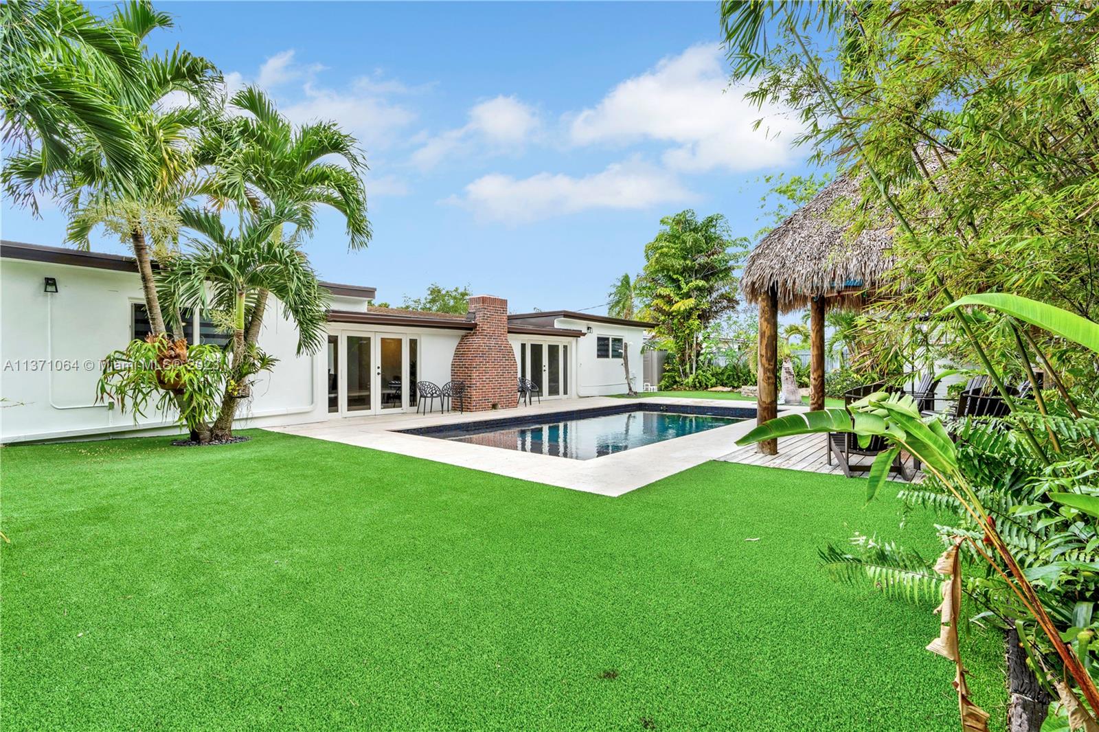 PINE TREE HOMES - Residential