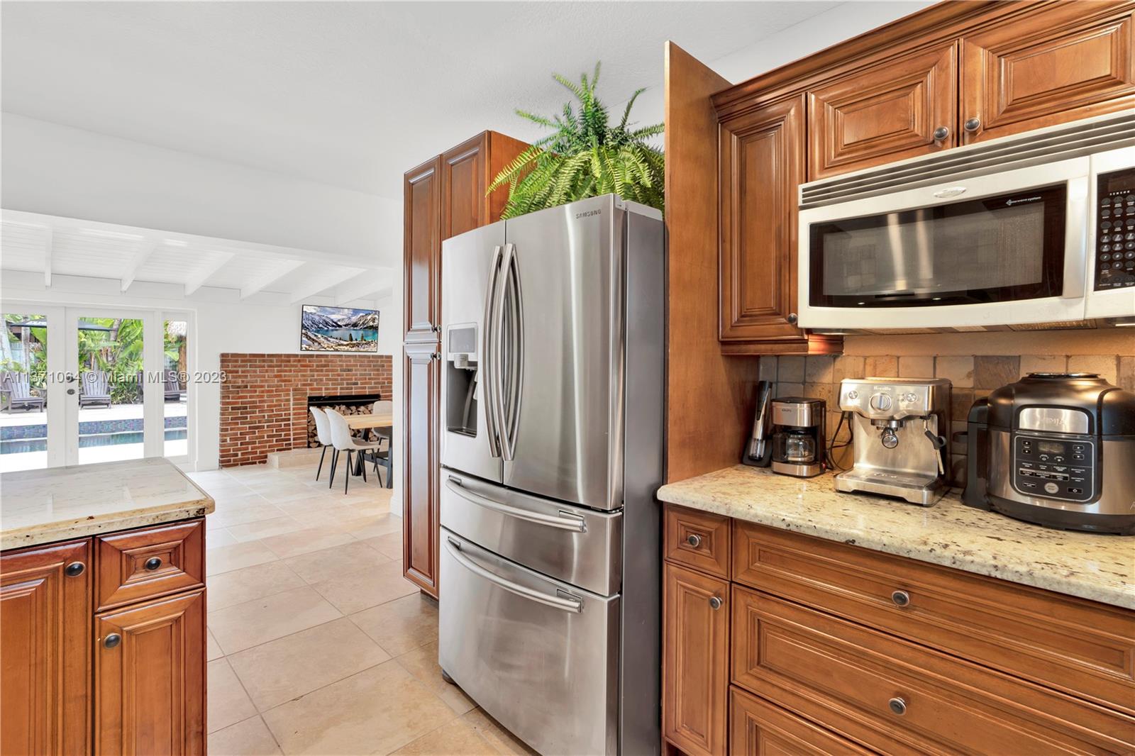 PINE TREE HOMES - Residential