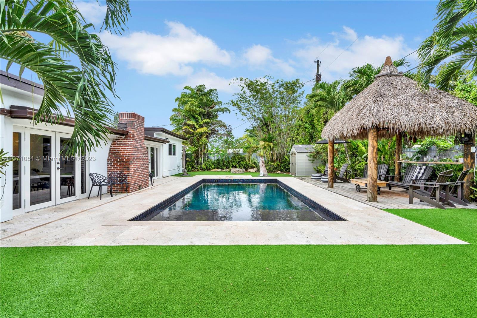 PINE TREE HOMES - Residential