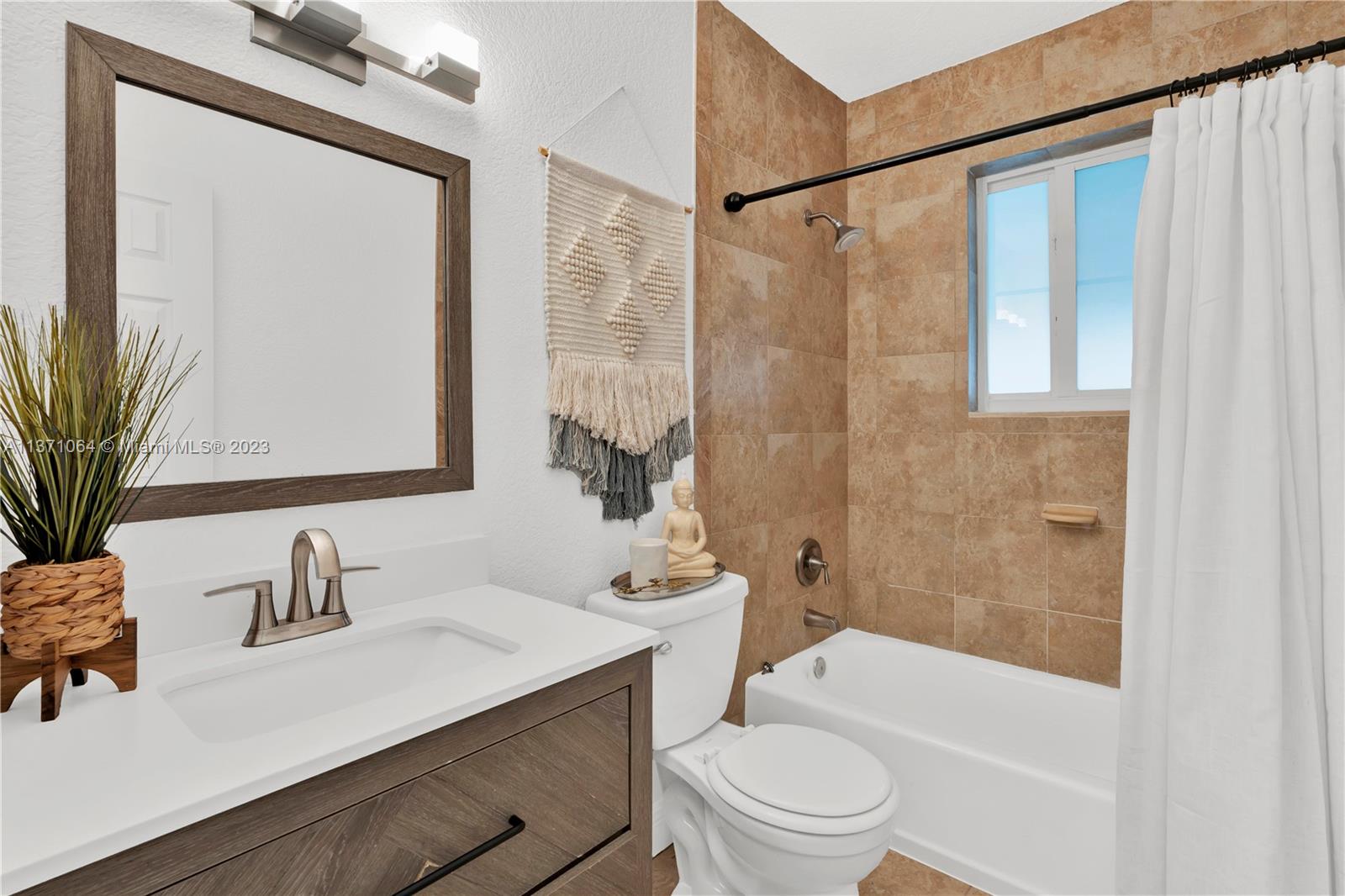 PINE TREE HOMES - Residential