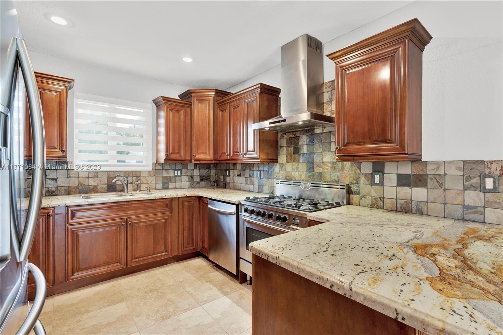 PINE TREE HOMES - Residential