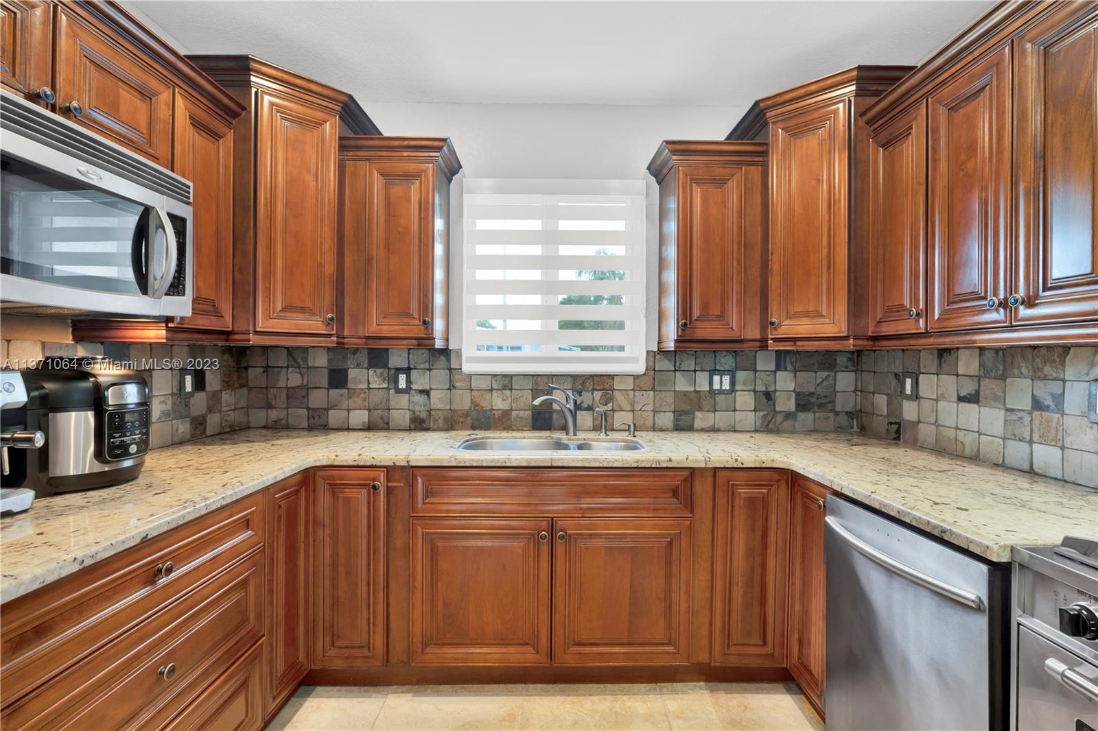 PINE TREE HOMES - Residential