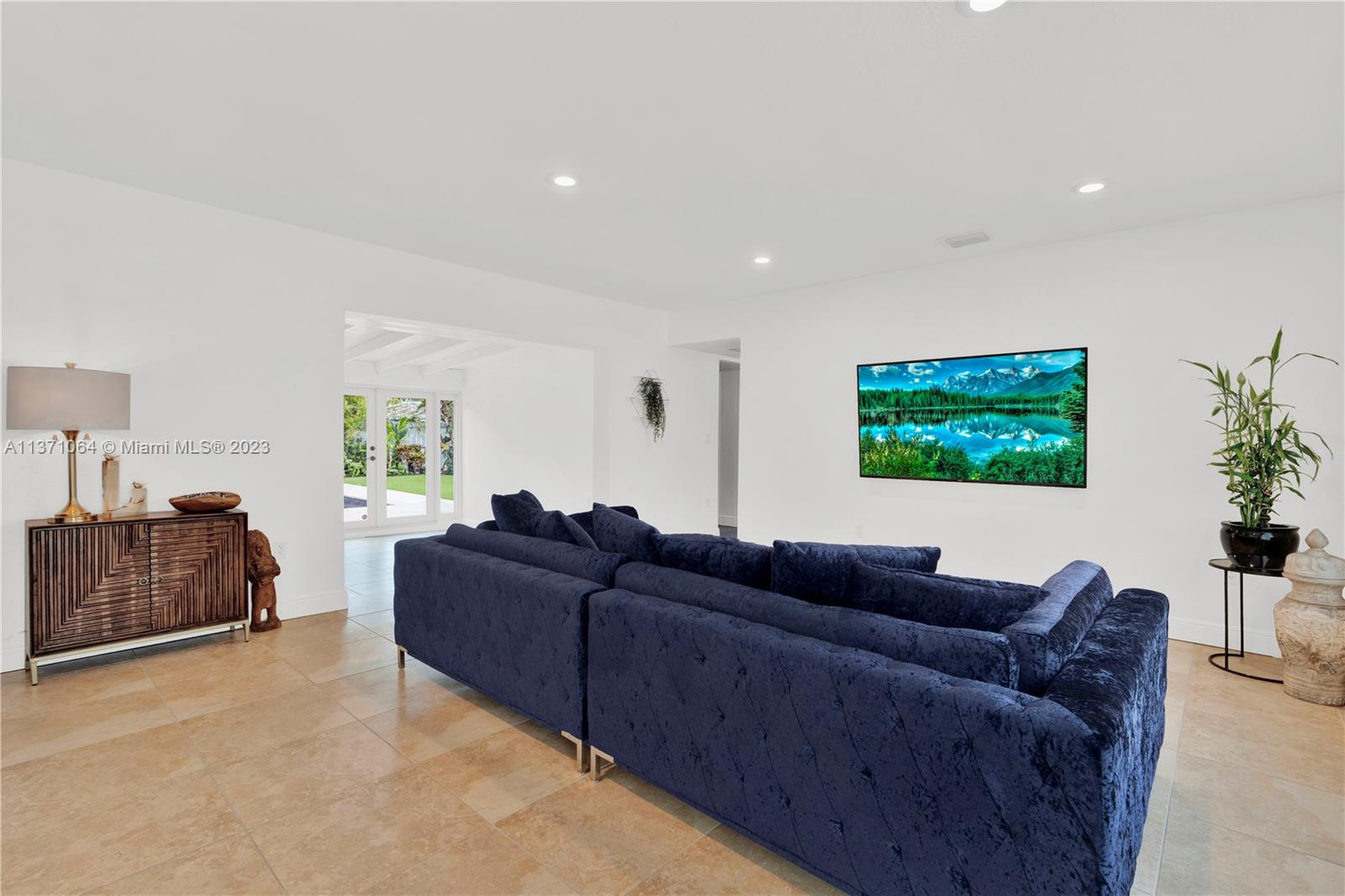 PINE TREE HOMES - Residential