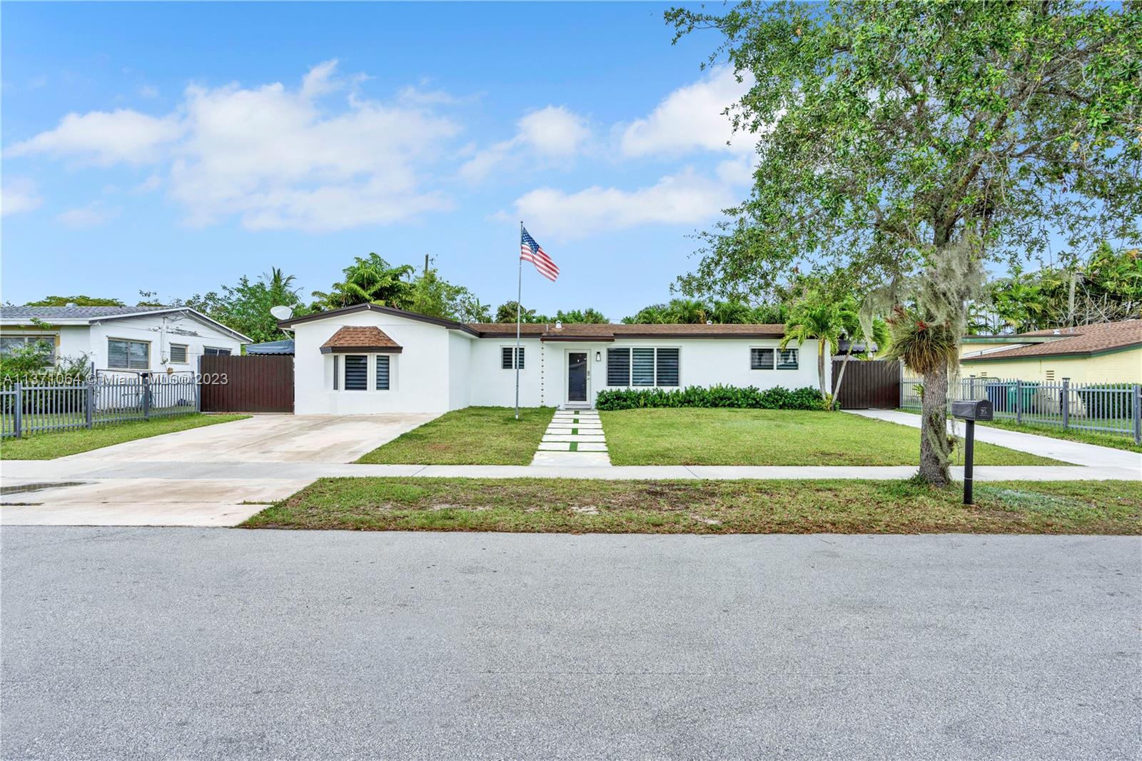 PINE TREE HOMES - Residential