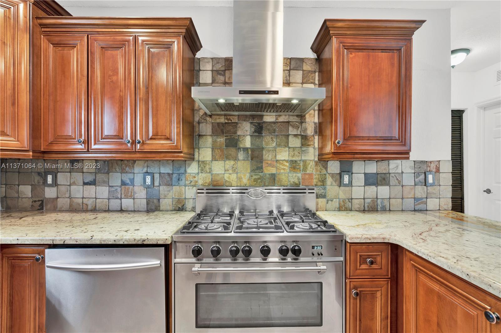 PINE TREE HOMES - Residential