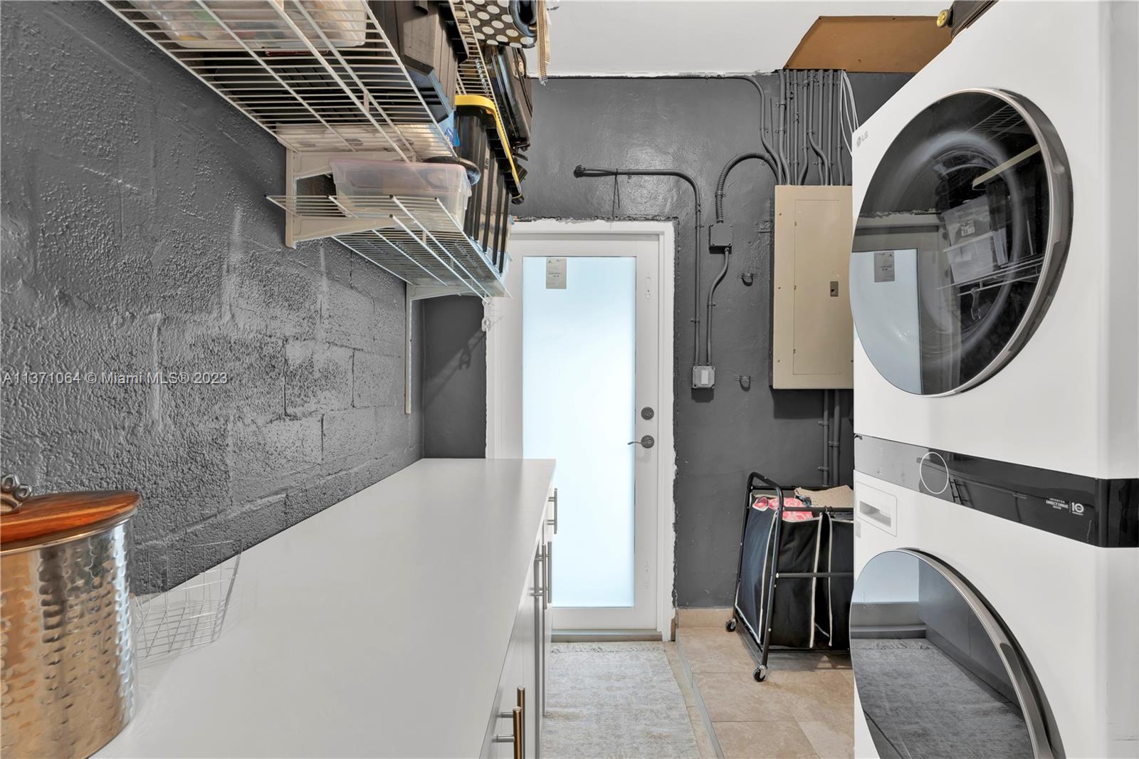 PINE TREE HOMES - Residential