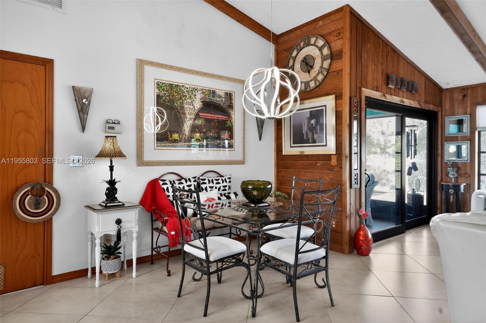 CORAL GARDENS - Residential