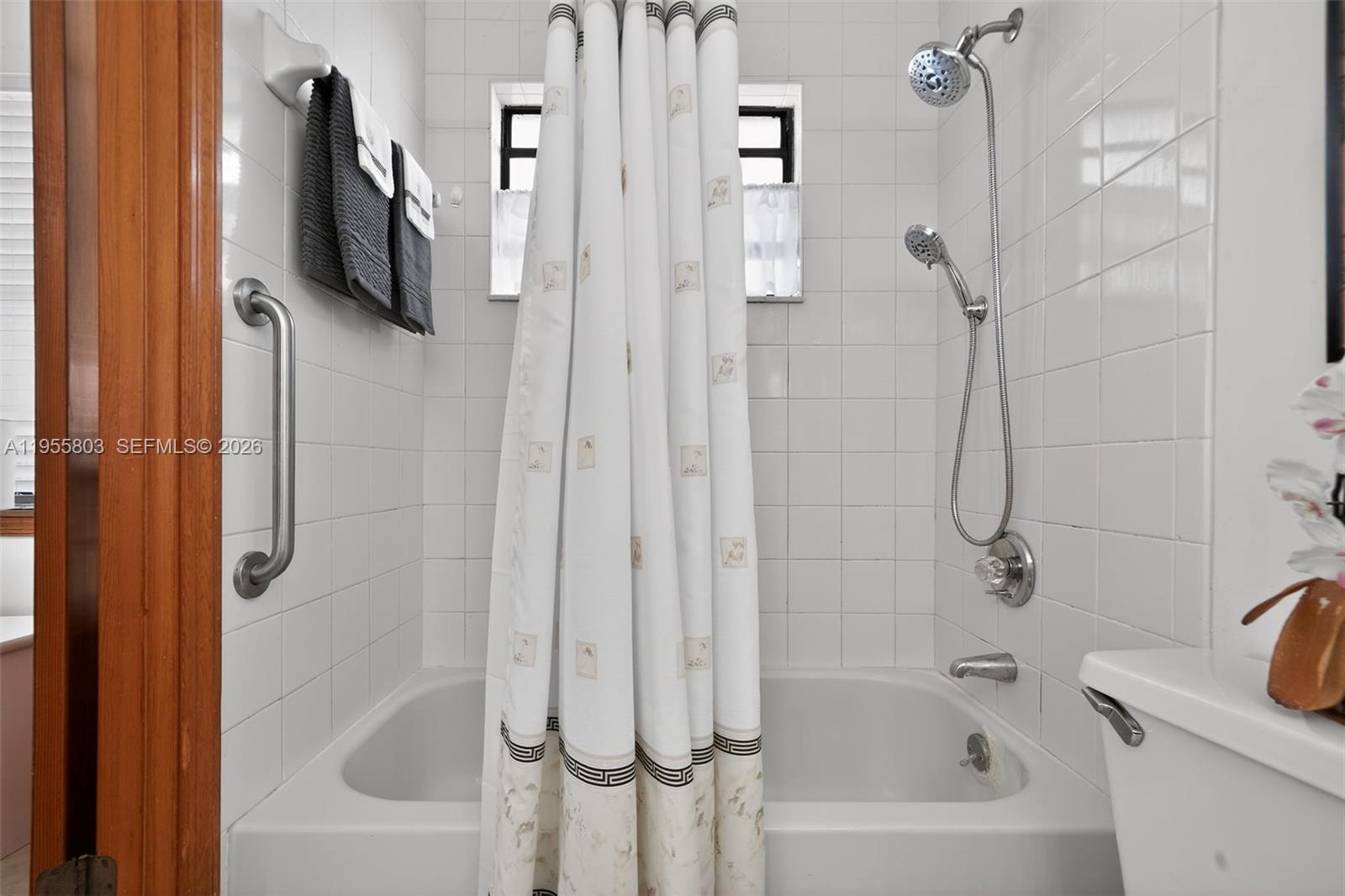 CORAL GARDENS - Residential