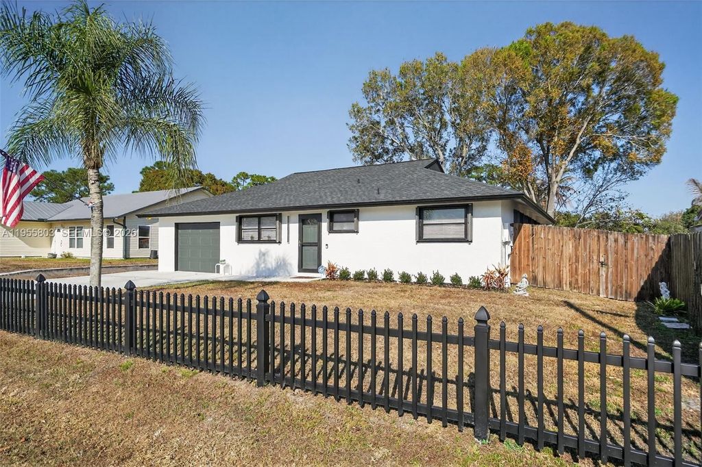 Photo of 4543 SE Dryfus Ave, Stuart, FL 34997 (MLS # A11955803)