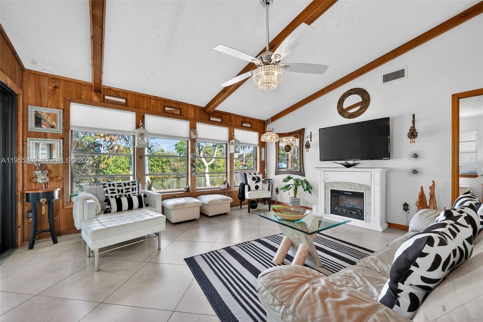 CORAL GARDENS - Residential