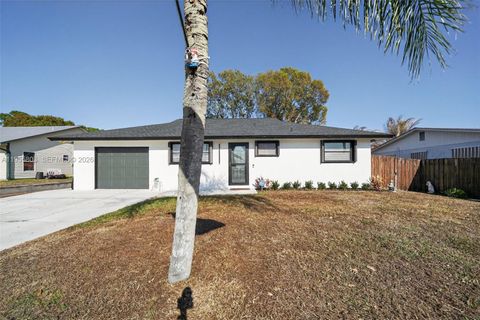 4543 SE Dryfus Ave Stuart FL 34997