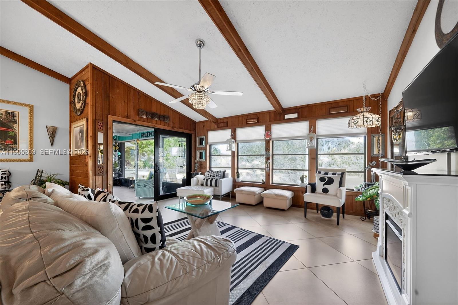 CORAL GARDENS - Residential