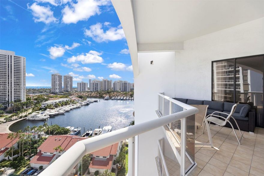 Penthouse-04 is a split floor plan 2 bed/2 bath with great views of the intercostal and partial ocean. This directly east facing PH apartment offers great sunlight and a balcony owners will enjoy to sit on. Portsview Tower has great amenities including picket ball/tennis, fitness center, social room and pools. Situated on Yacht Club driver PH-04 is near all major Aventura attractions. PH04 comes with 2 parking spots covered! Laundry in unit. Rented unit April 2025.