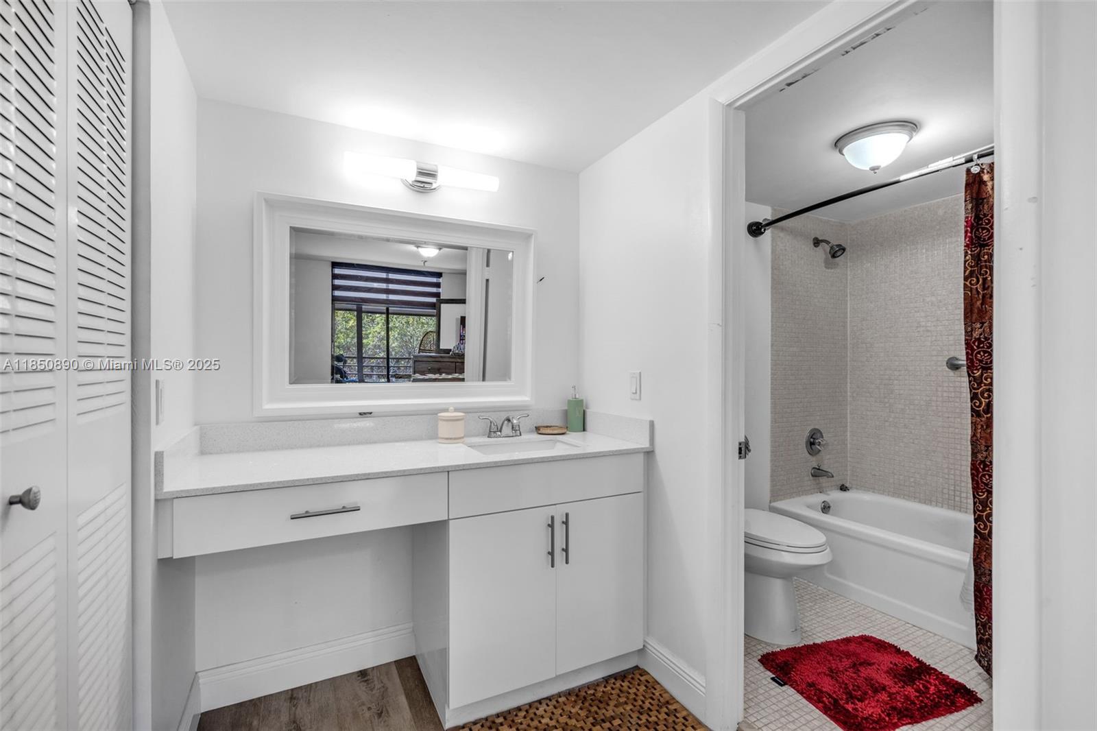 COCO WOOD CONDO - Residential