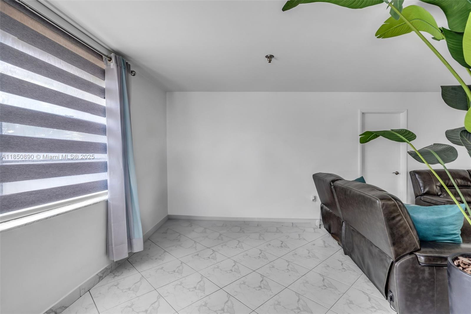 COCO WOOD CONDO - Residential