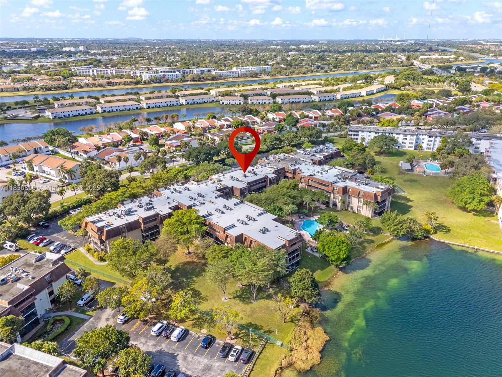 COCO WOOD CONDO - Residential