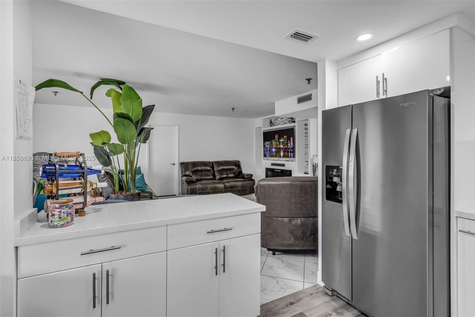 COCO WOOD CONDO - Residential