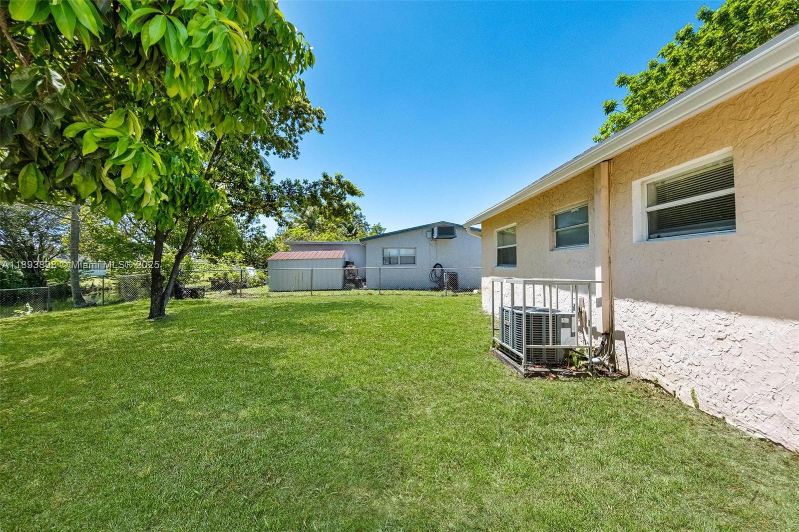 SUNRISE GOLF VILLAGE SEC - Residential