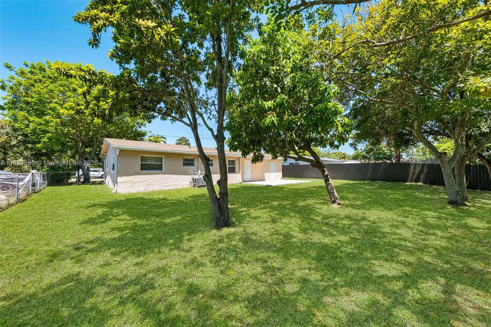 SUNRISE GOLF VILLAGE SEC - Residential