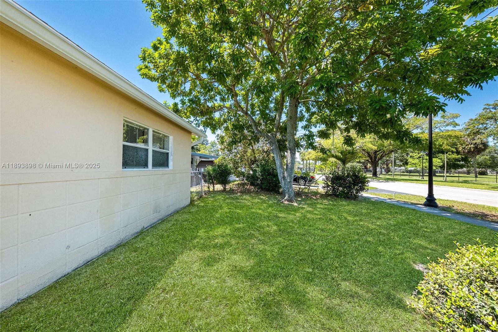 SUNRISE GOLF VILLAGE SEC - Residential