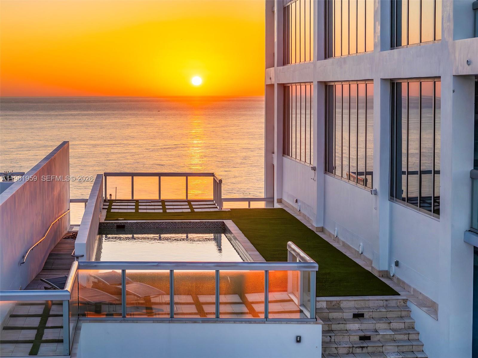 NORTH CARILLON BEACH COND - Residential