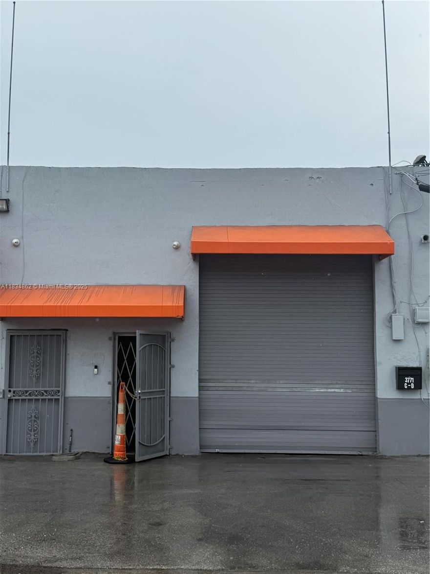 Looking for the perfect warehouse? This 4,837-sq ft space offers functionality and flexibility, complete with high ceilings, convenient loading dock, and secure premises. Ideal for warehousing, distribution, or light industrial use, and very well located Contact us to learn more about customizing this space to fit your business! Contact listing agent for showings. No 3 phase electricity. 16' ceiling height. Zoning code:M-1-INDUSTRIAL DISTRICT. Available NOW!!!