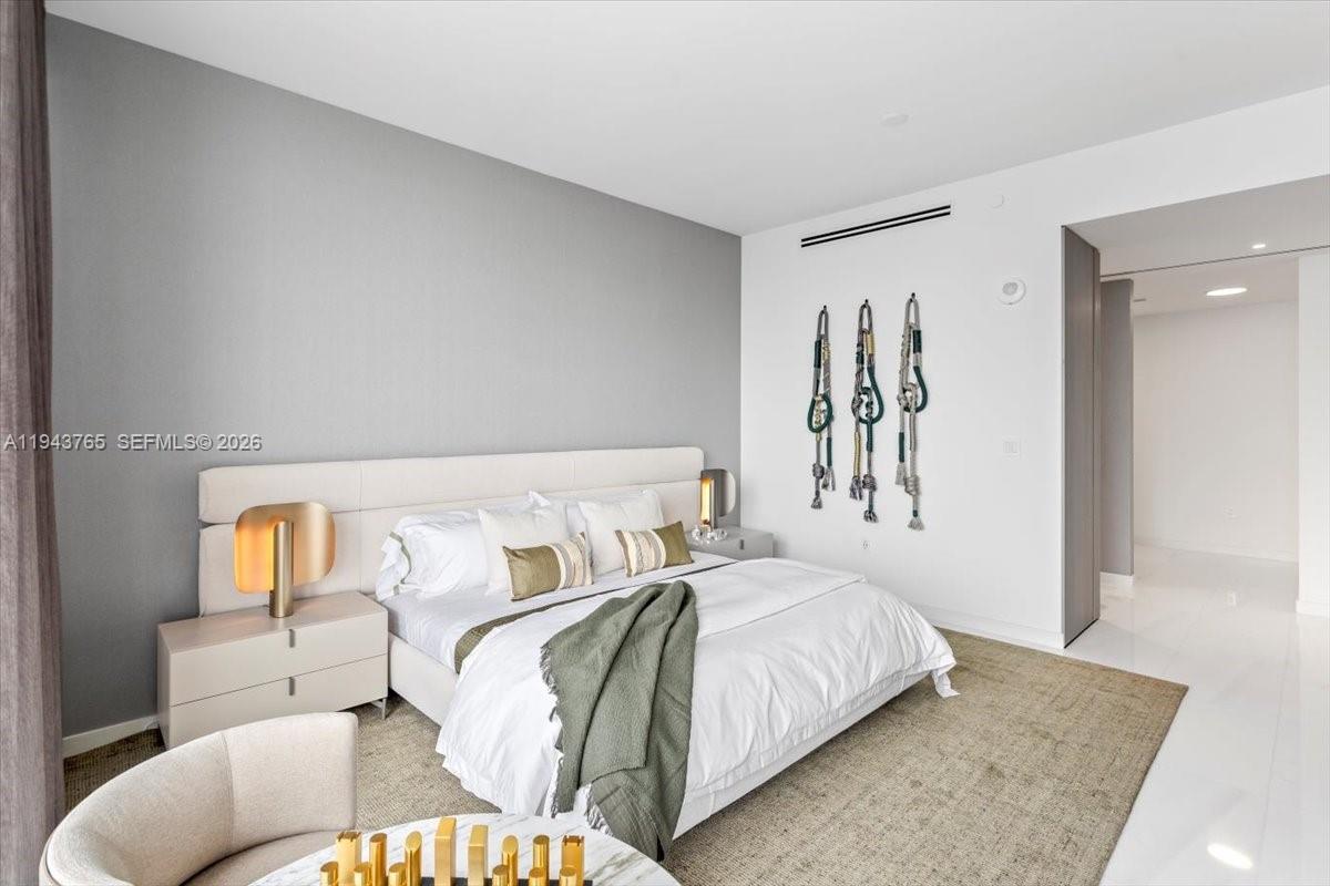 ASTON MARTIN RESIDENCES - Residential