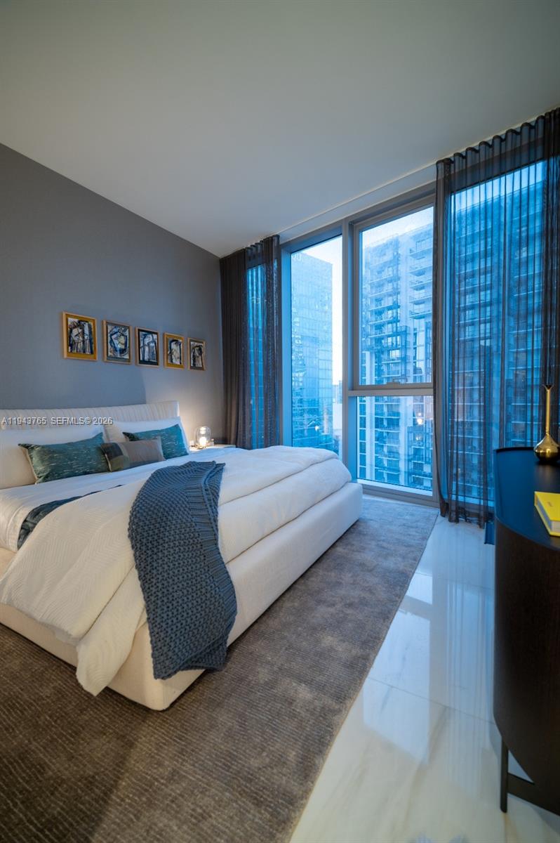 ASTON MARTIN RESIDENCES - Residential