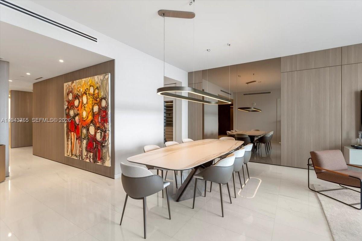 ASTON MARTIN RESIDENCES - Residential