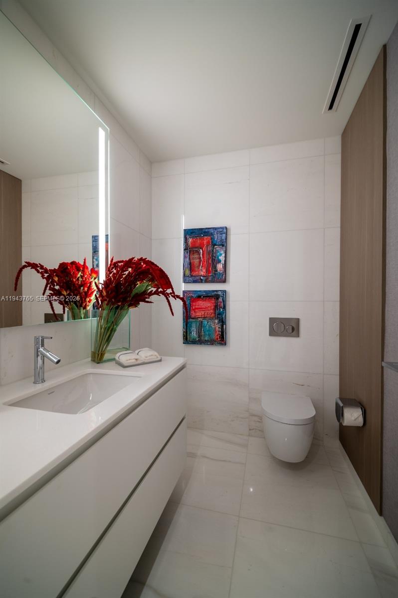 ASTON MARTIN RESIDENCES - Residential