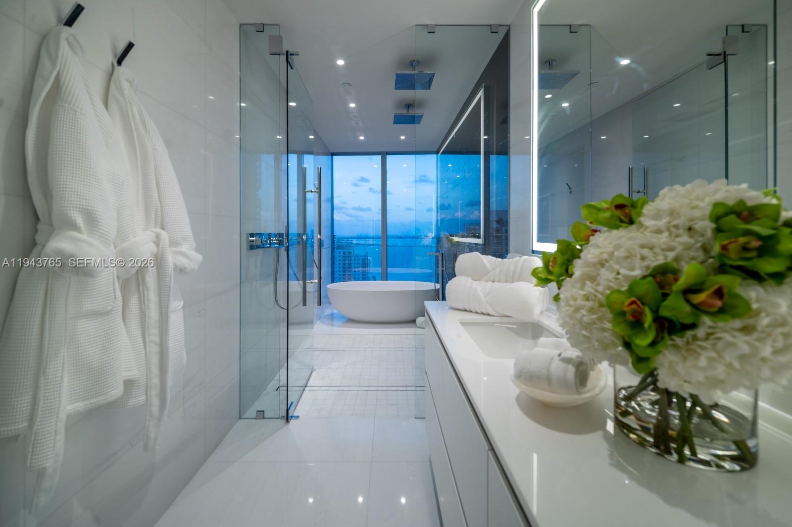 ASTON MARTIN RESIDENCES - Residential