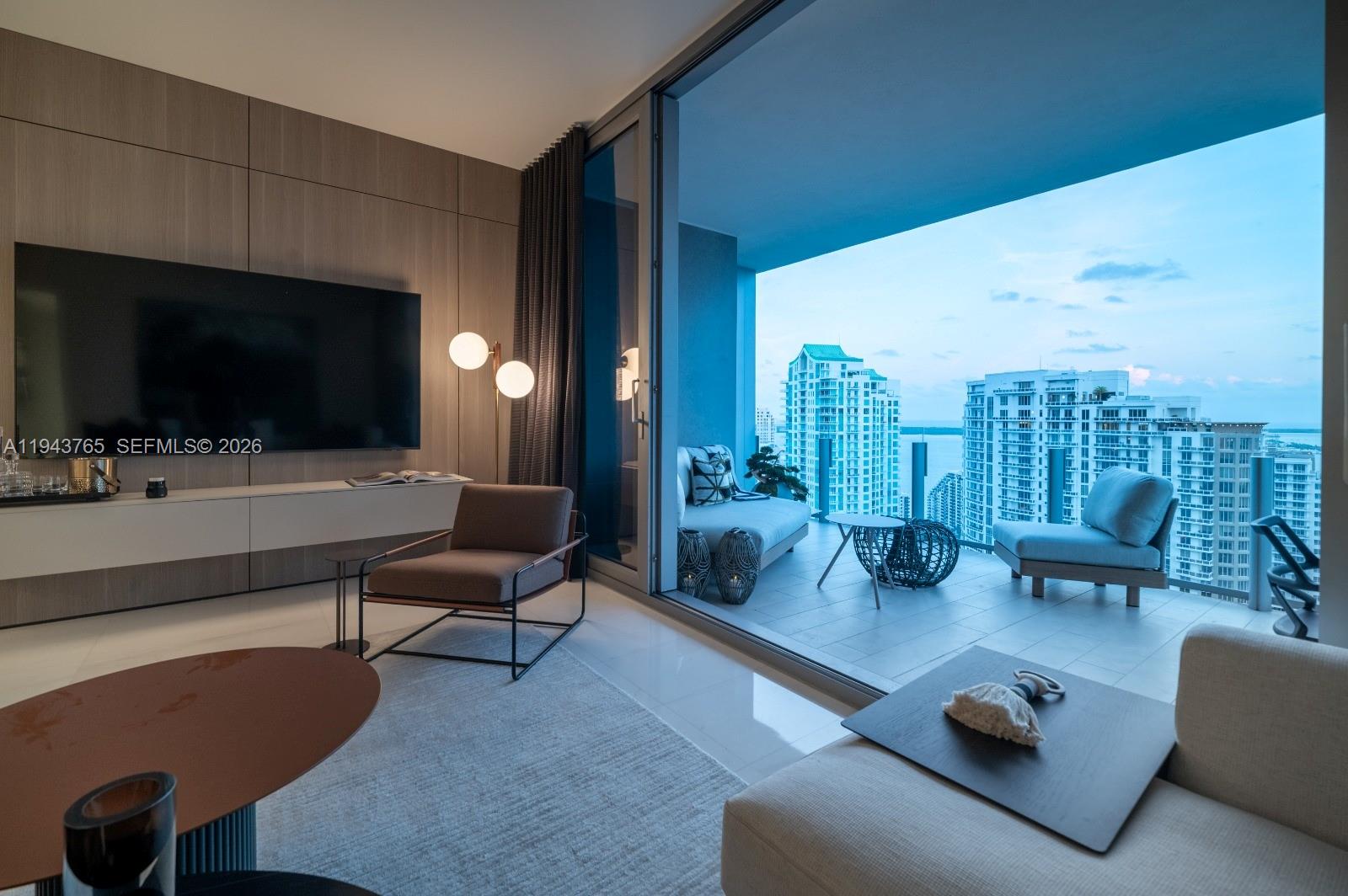 ASTON MARTIN RESIDENCES - Residential