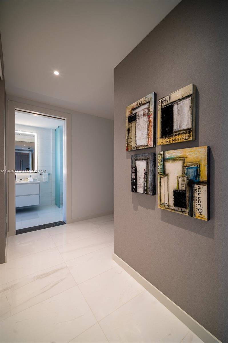 ASTON MARTIN RESIDENCES - Residential